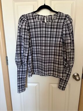 Just Female Black and White Plaid Puff-Sleeve Blouse with Keyhole